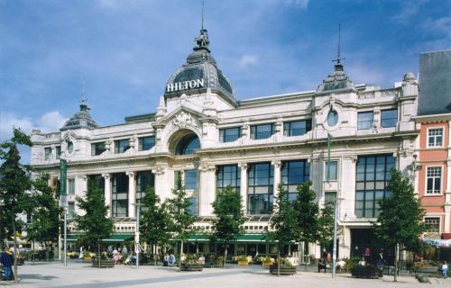 Het elegante hotel Hilton Antwerp ligt in het hart van het historische centrum van Antwerpen