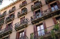 Typisch huizenblok in de wijk Ramblas in Barcelona.