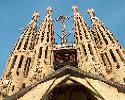 Sagrada Familia 1883-heden: Twaalf van de achttien geplande torens verwijzen naar de 12 apostelen.