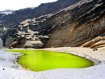 El Golfo, de groene lagoon op Lanzarote, Canarische Eilanden