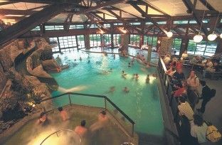 Het zwembad van Disney’s Sequoia Lodge