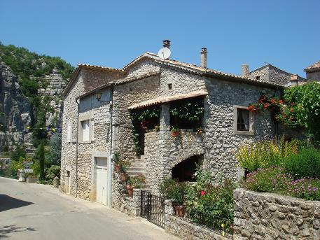 Een klein autovrij dorpje in de Ardeche in Frankrijk, Balazuc