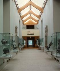 De Burrell Collection, een internationaal bekende collectie, met als hoogtepunten het glas-in-lood en de wandtapijten