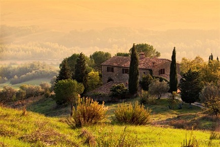 Bekende en geliefde regio in Midden-Itali is de Toscane. Het Toscaanse binnenland heeft een prachtig heuvel- en bergachtig landschap, met in het hart van de Toscane de glooiende hellingen van het beroemde wijnbouwgebied de Chianti.