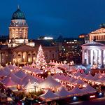 NS Hispeed: kerstshoppen in Berlijn! Duitsland staat er om bekend dat het de meeste en bekendste kerstmarkten heeft. Je kunt er een bezoek brengen aan de gezellige kraampjes en geniet van de glhwein en andere lekkernijen. En dan natuurlijk ook de kerstinkopen doen. Heerlijk shoppen. Wat u ook doet in Duitsland staat een bezoek aan de kerstmarkt garant voor een geweldig uitje!