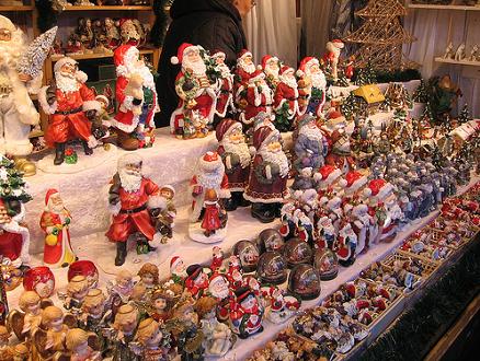 De kerstmarkt op de Spittelberg mag je niet missen, vooral vanwege de historische omgeving.