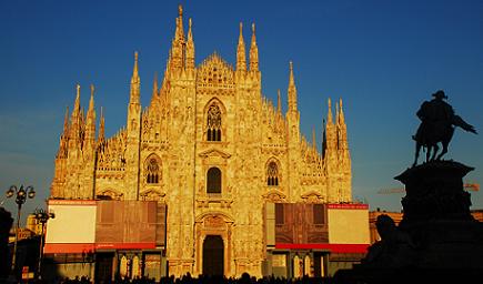 Duomo Santa Maria Nascente - beroemd gotisch bouwwerk
