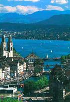 Zurich stedentrips | De stad van het goud. Het onderkomen van de Zwitserse banken. Een zakencentrum. Het zijn allemaal kwalificaties die van toepassing zijn op Z�rich, de grootste stad van Zwitserland. Wat veel mensen niet weten, is dat de stad meer te bieden heeft. Zoals topmusea, (exclusieve) winkels en een geweldig nachtleven. Kortom, het is een prima bestemming voor een citytrip!