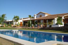 Landelijk gelegen vakantiehuizen in Malaga, Zuid Spanje net buiten de drukke kustlijn van de Costa del Sol