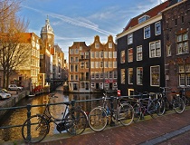 Amsterdam is goed betaalbaar in vergelijking met andere grote steden.