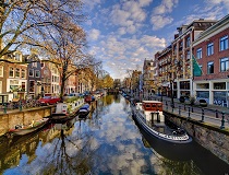 Amsterdam staat bekend om de relatief lage hotelprijzen per nacht.