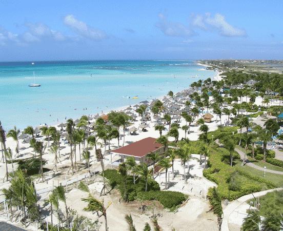 De stranden van Aruba zijn hagelwit en ongerept.