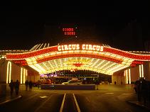 De ingang van Circus Circus.