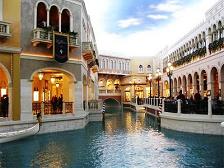 Zo heeft het Venetian hotel in Vegas alle plafonds beschilderd als een permanente blauwe lucht!