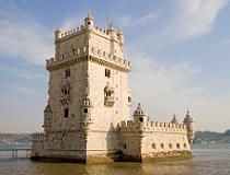 Torre de Belem - het symbool van Lissabon; een vierkante toren en zeshoekige vesting, gebouwd in de Manuelstijl