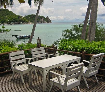 Koh Tao is een heuvelachtig en groen eiland met oneindig veel baaitjes. Sommige van deze baaien zijn alleen per boot bereikbaar.