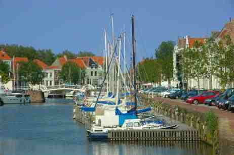 Zeilen in Zeeland; dagje zeilen dichtbij de Randstad, een uur gaans van Rotterdam! ruim water en sfeervolle stadjes.